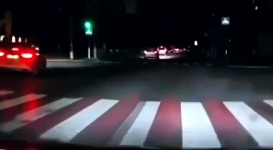 В Днепропетровске, Чернигове и других городах на Украине начались перебои с электроэнергией после неопознанной яркой вспышки в небе