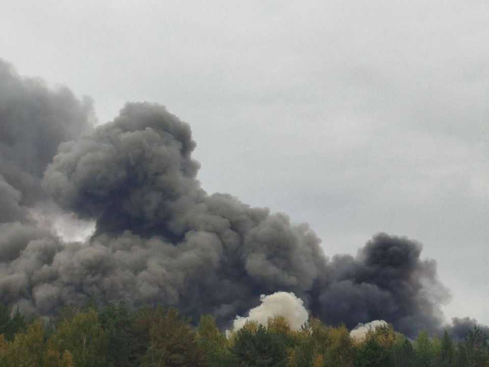 В н.п. Нежин Черниговской области прилетели дроны, на месте поднимается дым