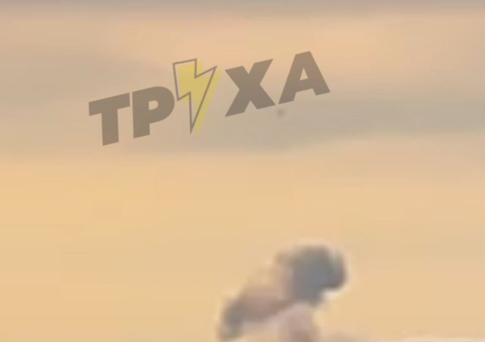 Дым на месте прилёта в Чернигове публикуют местные соцсети