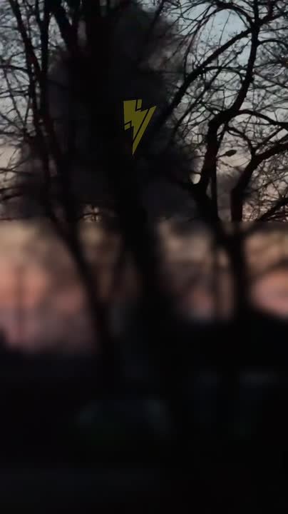 Взрывы в Чернигове. Местные жители сообщают, что после одного из взрывов пропал свет