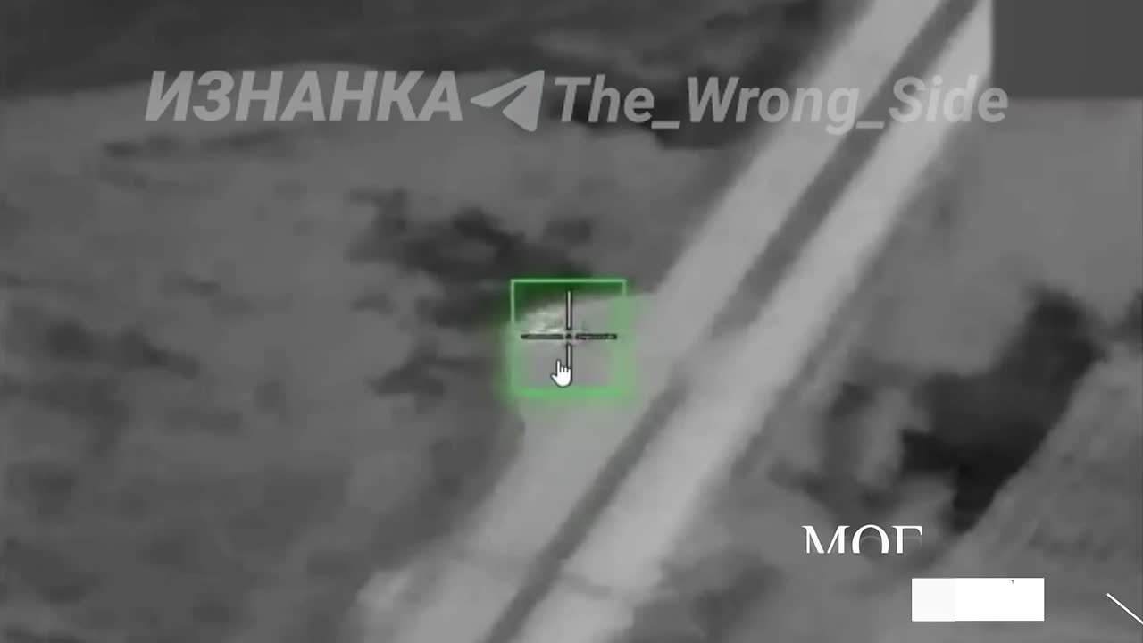 На кадрах поражение очередной МОГ ВСУ при помощи БпЛА в районе н.п. Хмельница Черниговской области