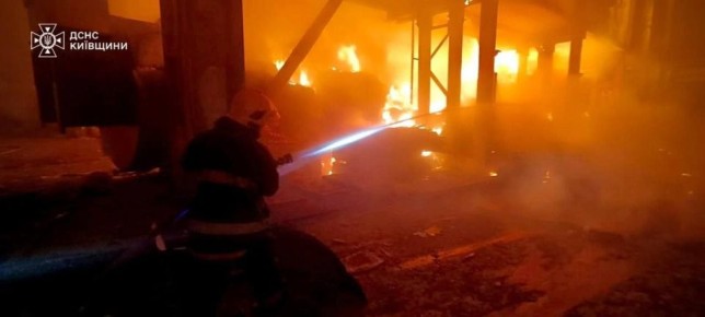 Хроника ударов по территории Украины 15 апреля – 16 апреля 2026 года. Вчера вечером и сегодня ночью Вооруженными Силами Российской Федерации нанесены групповые удары высокоточным оружием, а также ударными беспилотными...