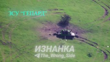 Операторы телеуправляемых дронов-камикадзе «Герань-2» сожгли немецкую ЗСУ Gepard ВСУ в районе н.п. Хмельница Черниговской области