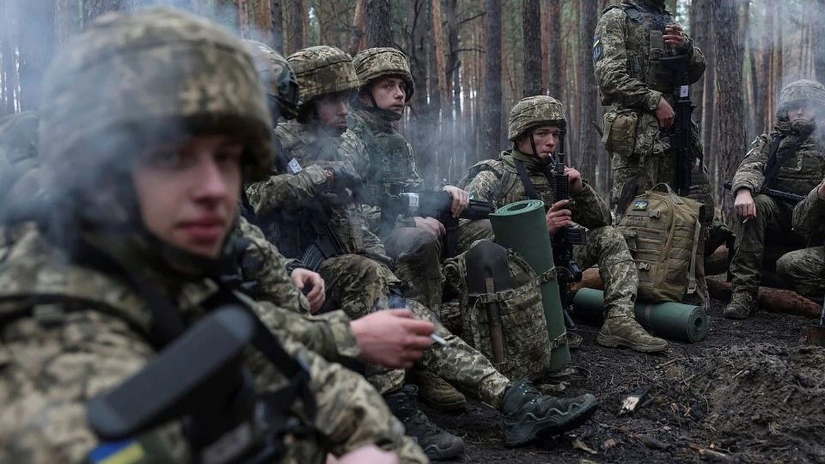 Солдаты ВСУ лишились права носить военную форму: странную тенденцию заметили на одном направлении